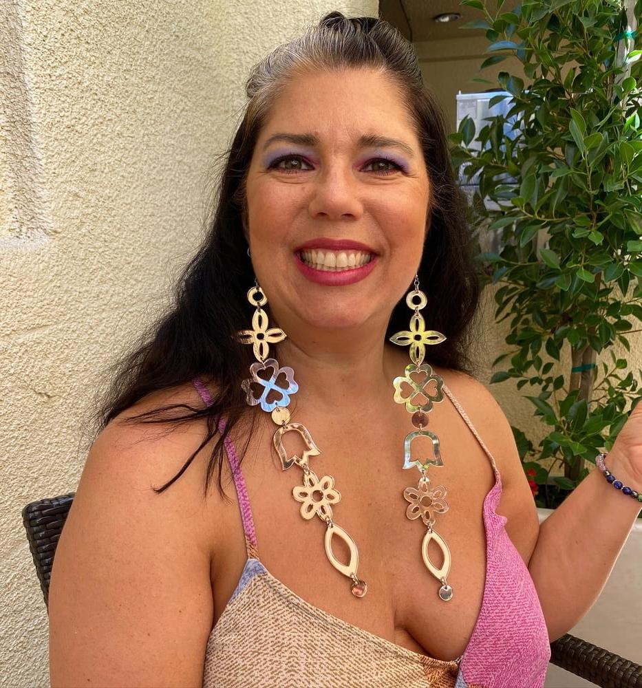 24P Maxine - MILF Mom