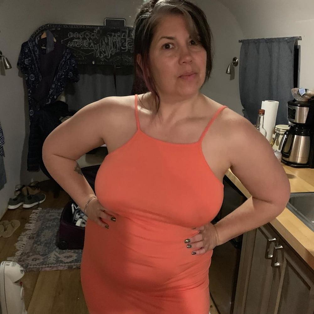 24P Maxine - MILF Mom