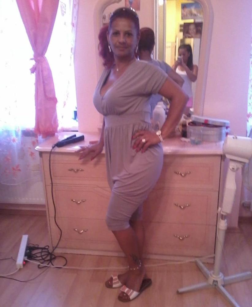 25P MAGYAR MILF 80 THE HOTTEST GYPSY MOM EVER : BIG TITS