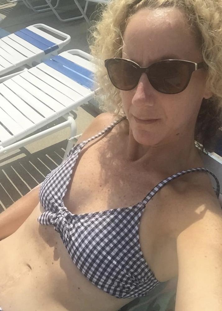 12P What would you do to this pretty mom