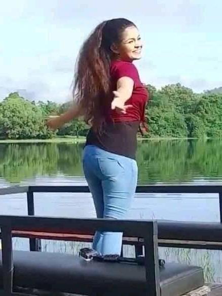 6P Sri Lankan actress 02