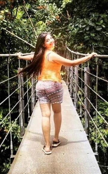 6P Sri Lankan actress 02