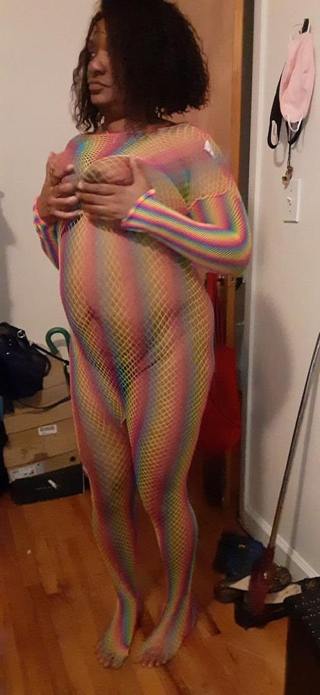 25P Rainbow NAKED MOM exposed