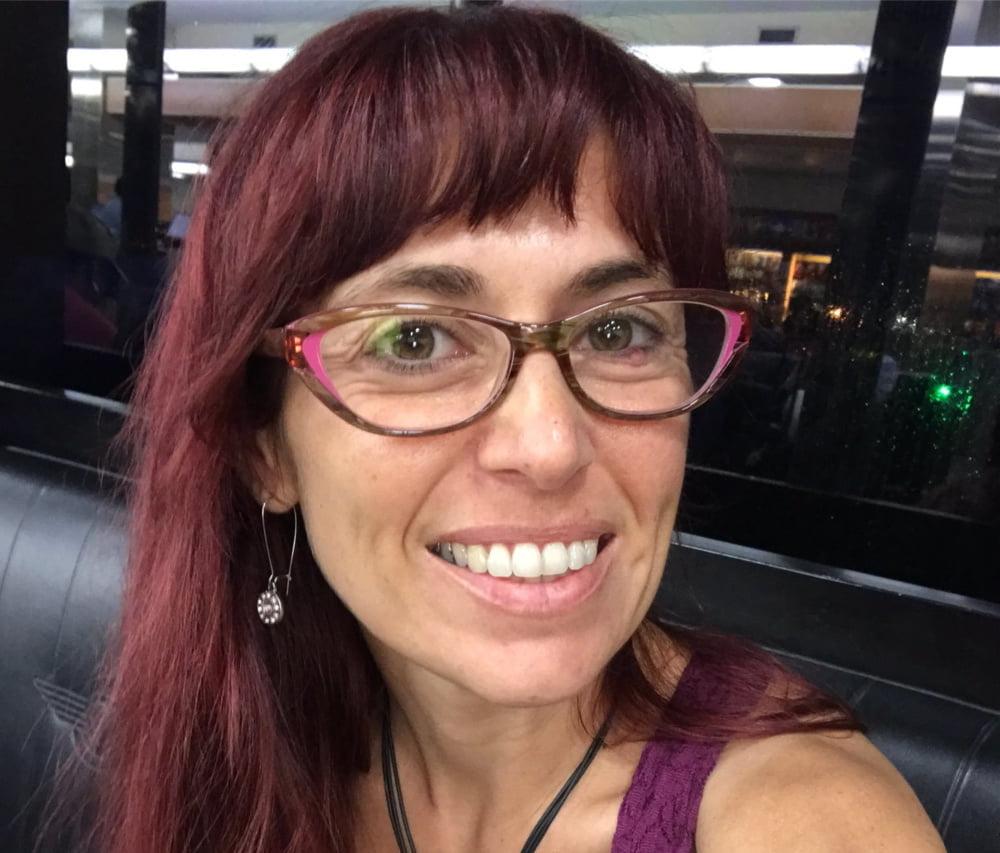 10P Mom Wants to Know if You Think She's Hot?