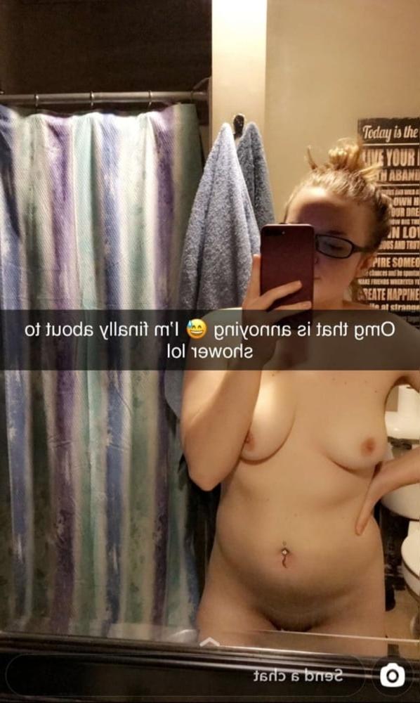 25P That's what she posted 28 (Selfie in English)