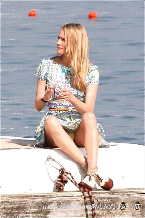 25P Celeb Oops And Upskirts 3 By twistedworlds