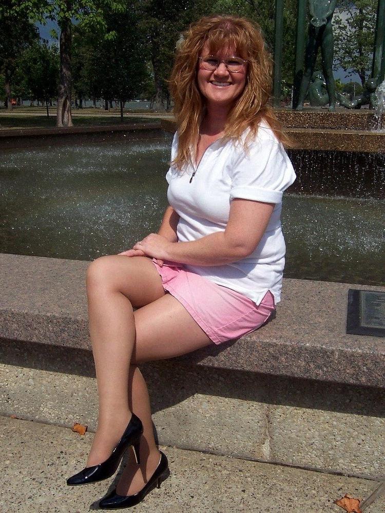 25P Redhead Soccer Mom 2
