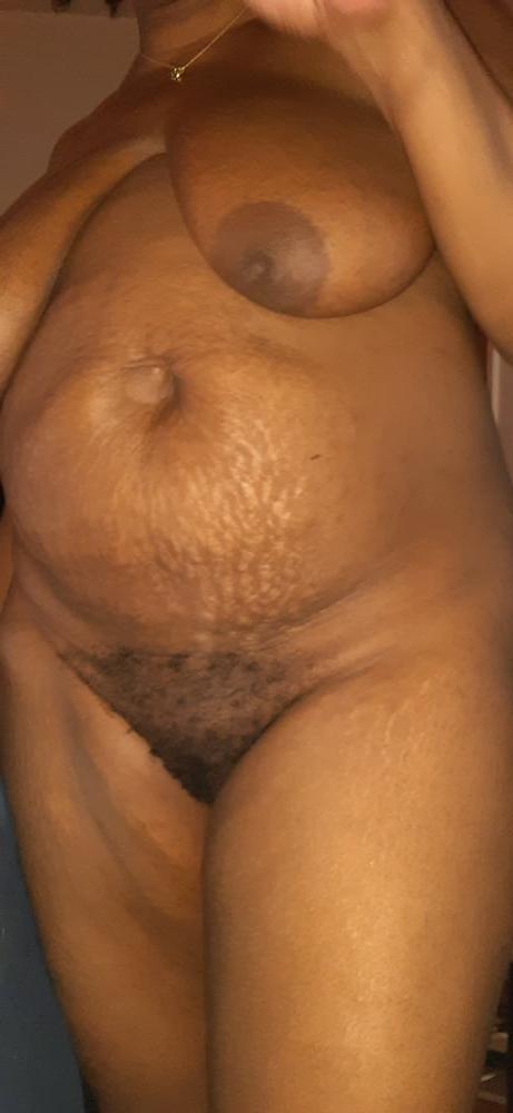 25P BLACK MATURE NAKED MOM