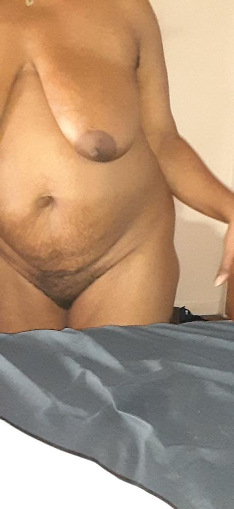 25P BLACK MATURE NAKED MOM