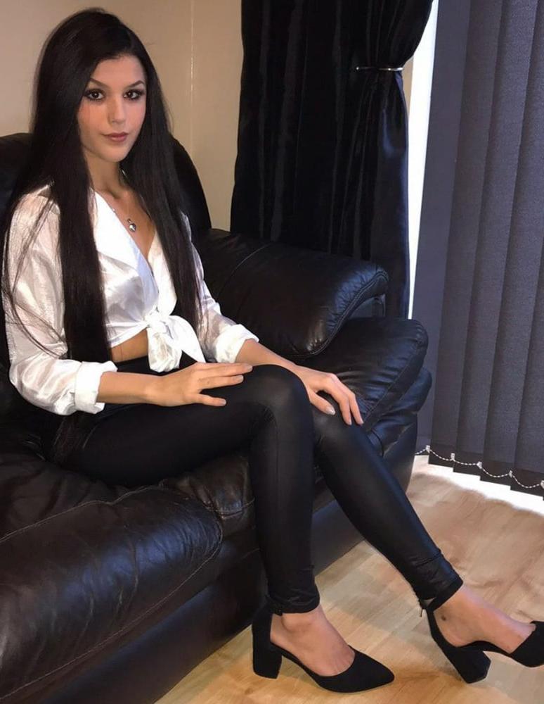 25P Lucy English stunner from Huntingdon