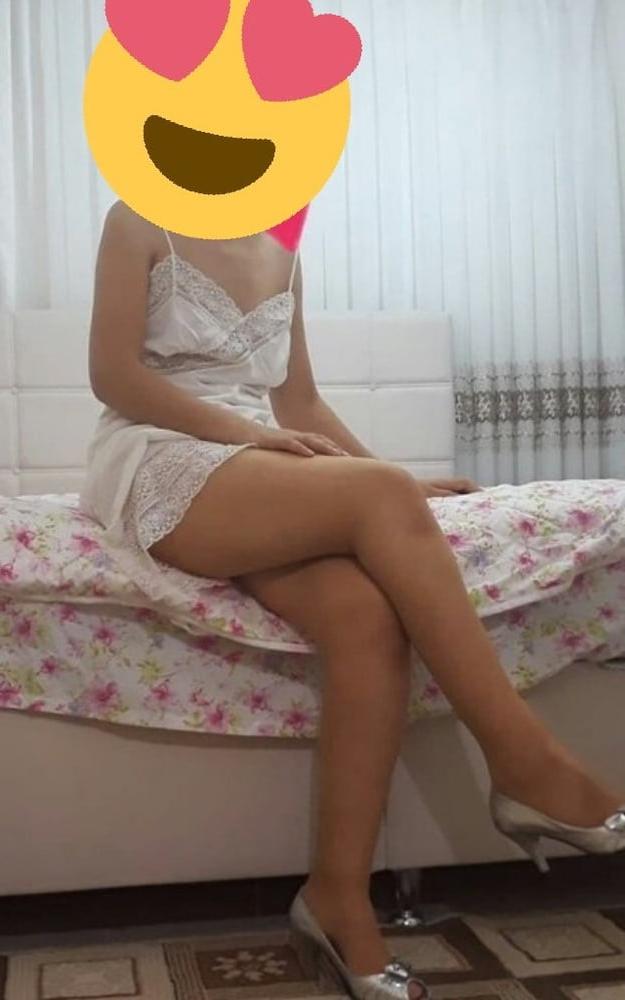 5P Turkish MILFS Mom White Pants Show Home