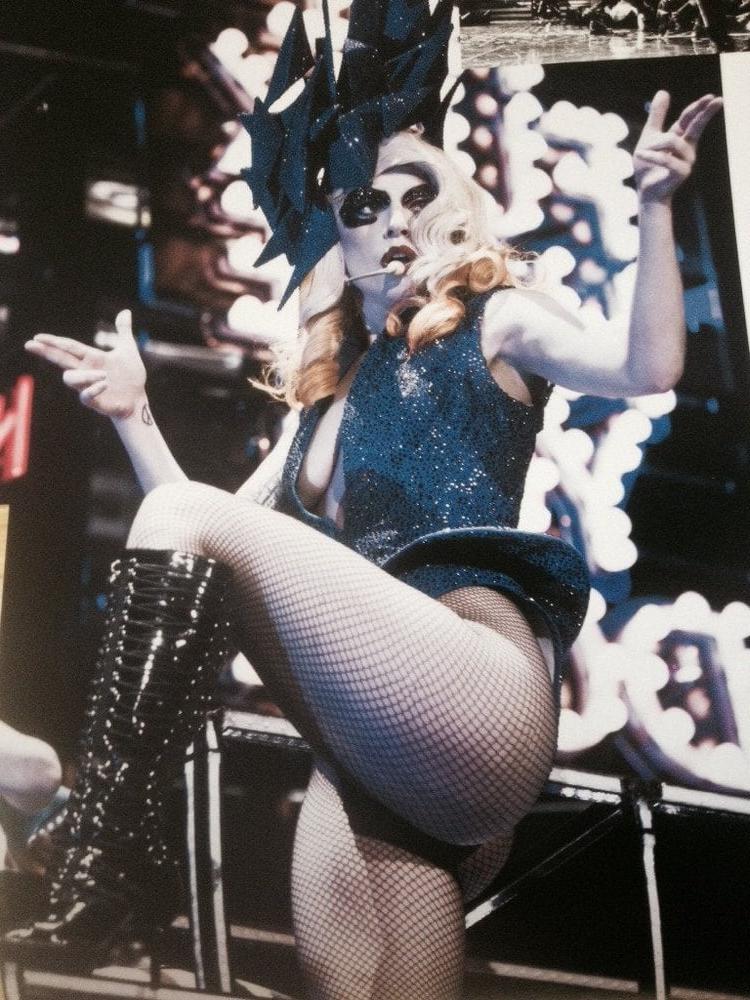 25P Gaga makes me shoot cum
