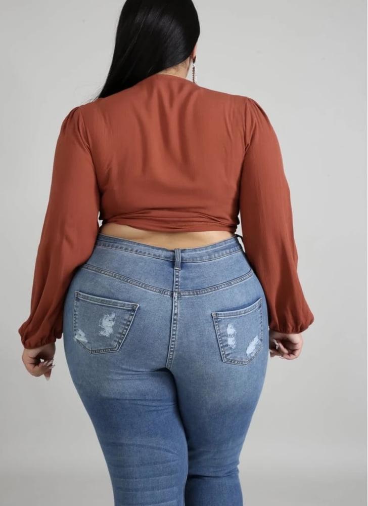 25P Juicy wide hips pear booty latina ass rabuda gostosa jeans