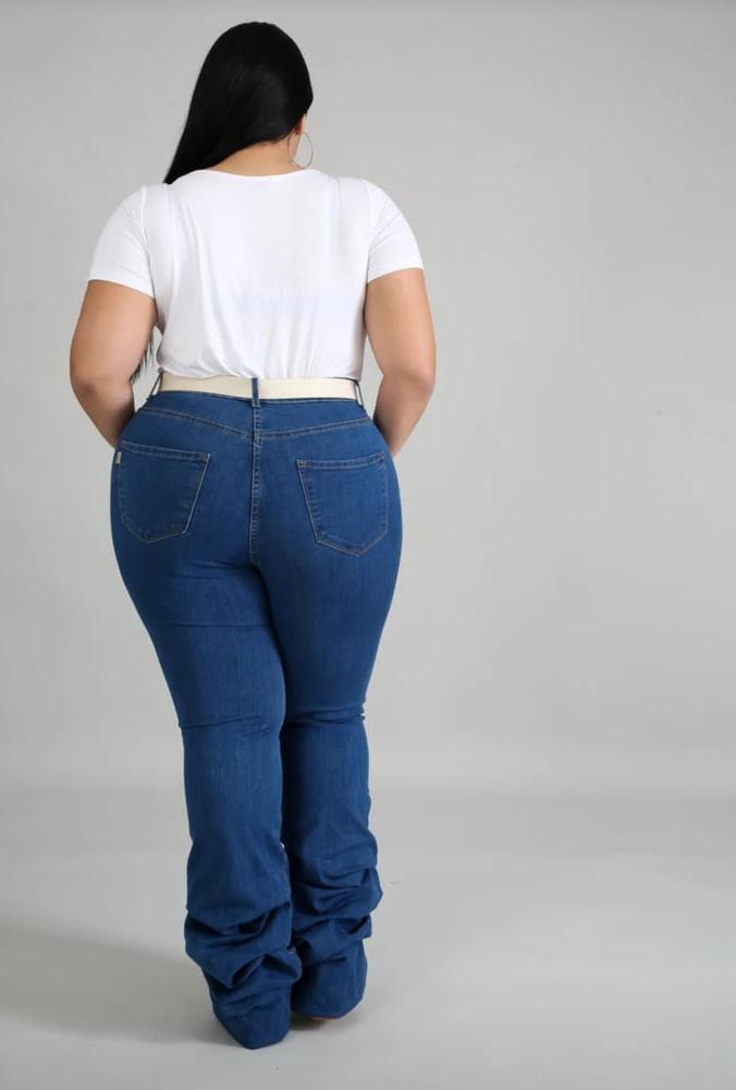 25P Juicy wide hips pear booty latina ass rabuda gostosa jeans