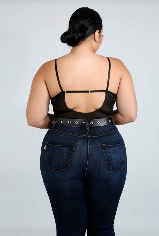 25P Juicy wide hips pear booty latina ass rabuda gostosa jeans