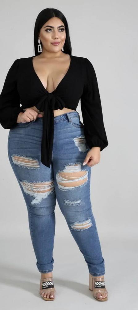 25P Juicy wide hips pear booty latina ass rabuda gostosa jeans