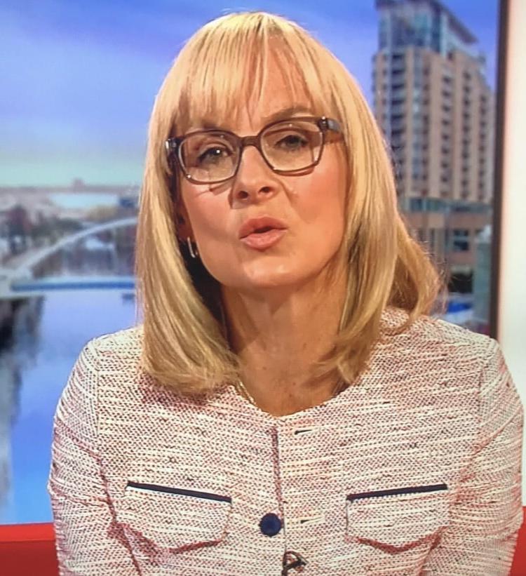 8P Sexy MILF Louise Minchin In Glasses Perfect Cum Face