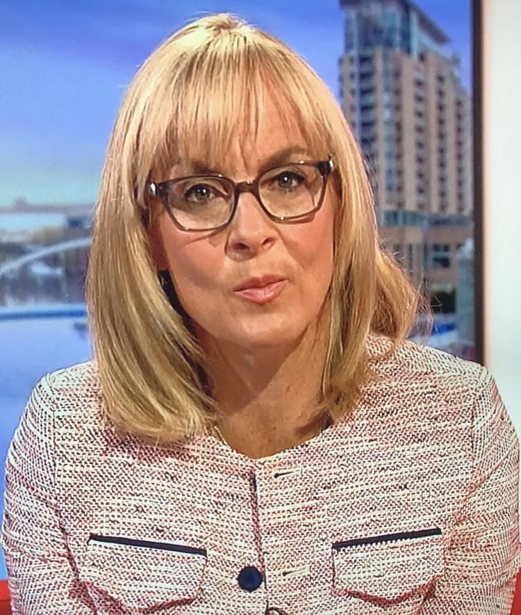 8P Sexy MILF Louise Minchin In Glasses Perfect Cum Face