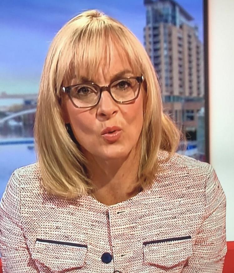 8P Sexy MILF Louise Minchin In Glasses Perfect Cum Face