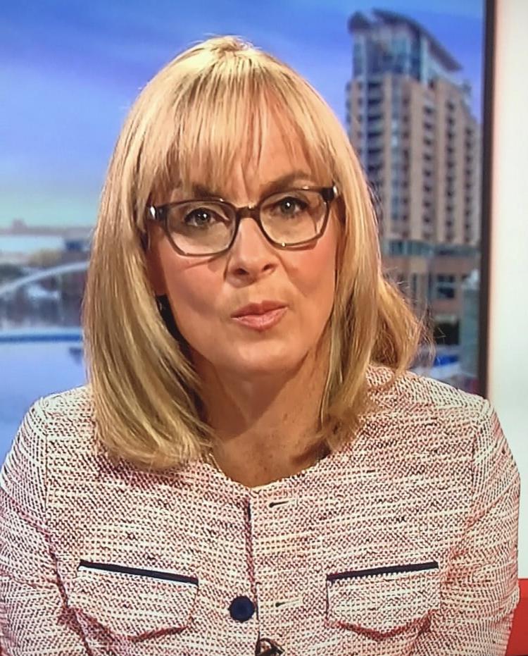 8P Sexy MILF Louise Minchin In Glasses Perfect Cum Face