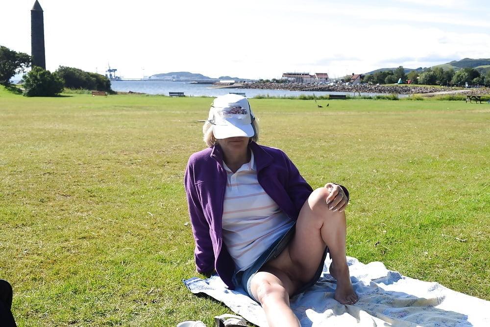 25P Amateur Mature Beach
