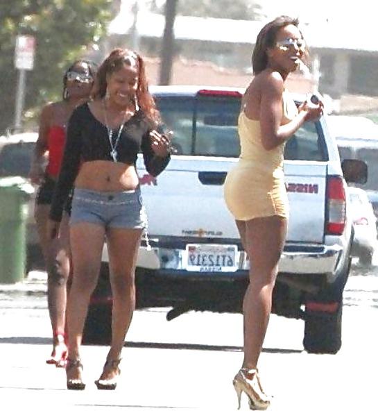 25P Mes amies Les Putes 4 (Street Hookers) by TROC