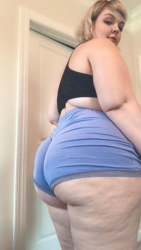 25P Booty I Wanna Sniff 2