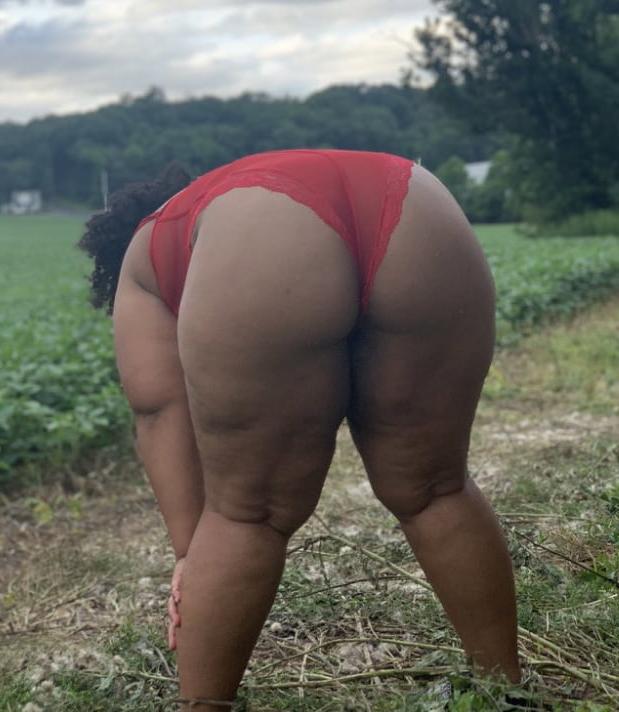 25P Booty I Wanna Sniff 2