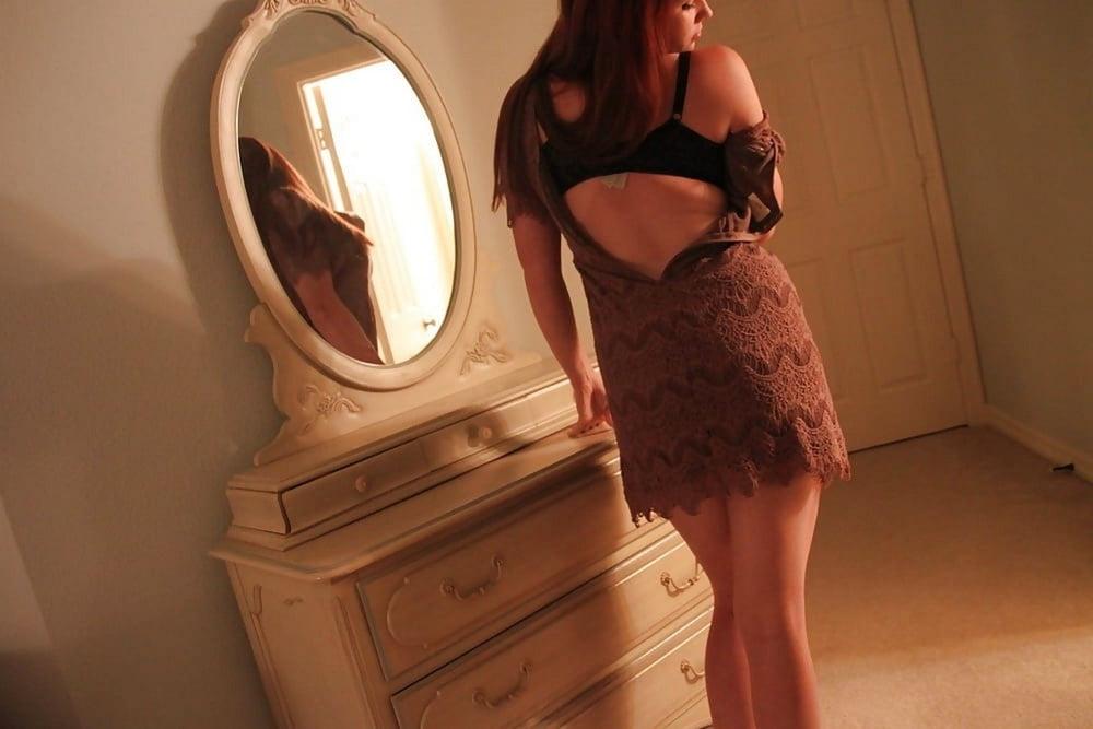 25P Amateur Redhead's Big Boobs