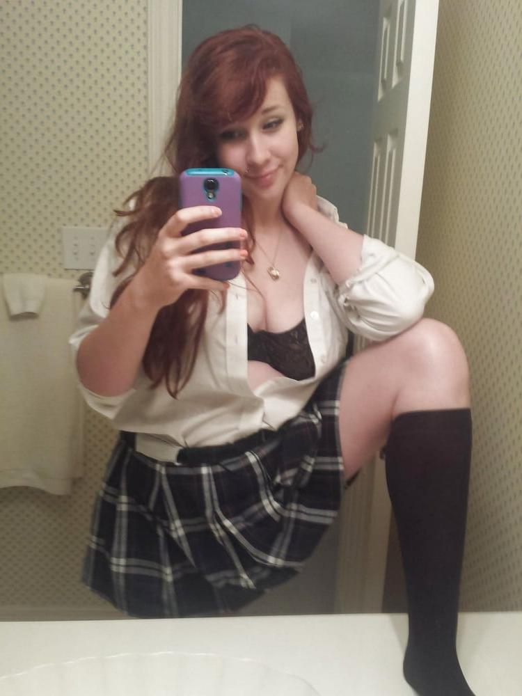 25P Amateur Redhead's Big Boobs