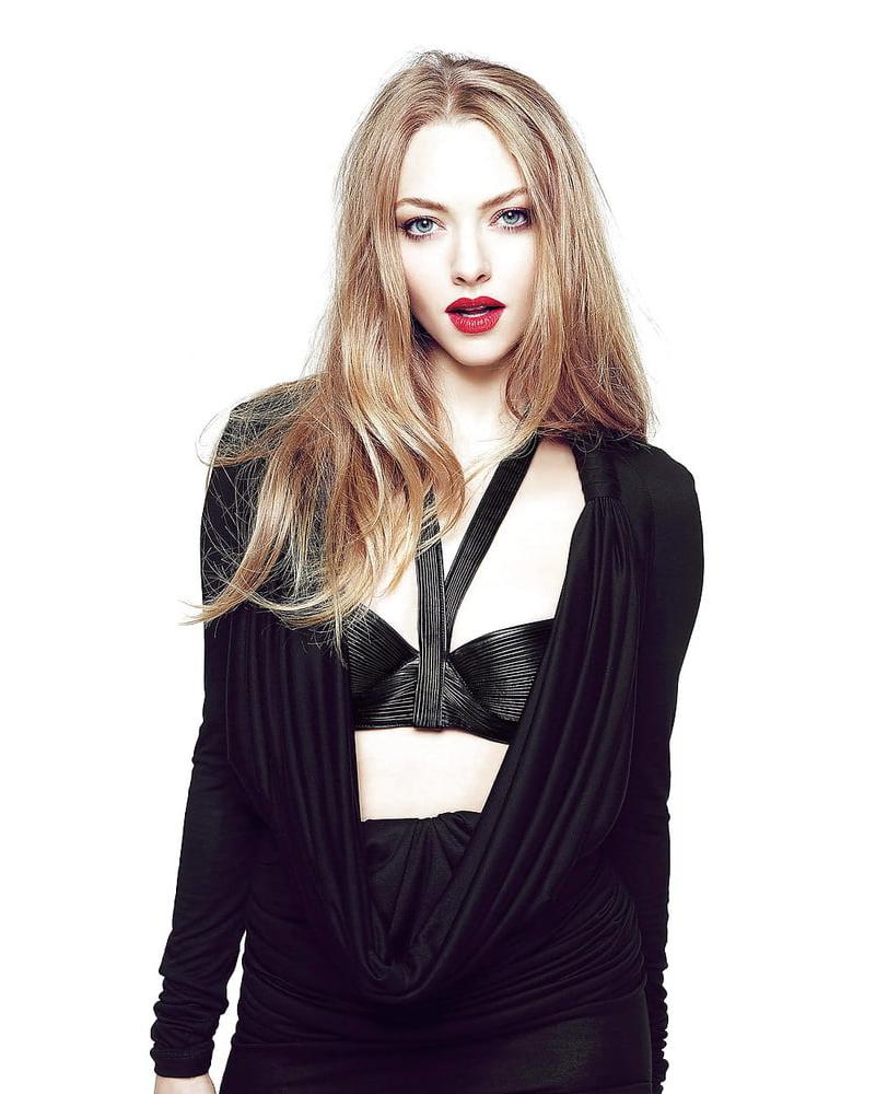 25P Amanda Seyfried Cum Museum