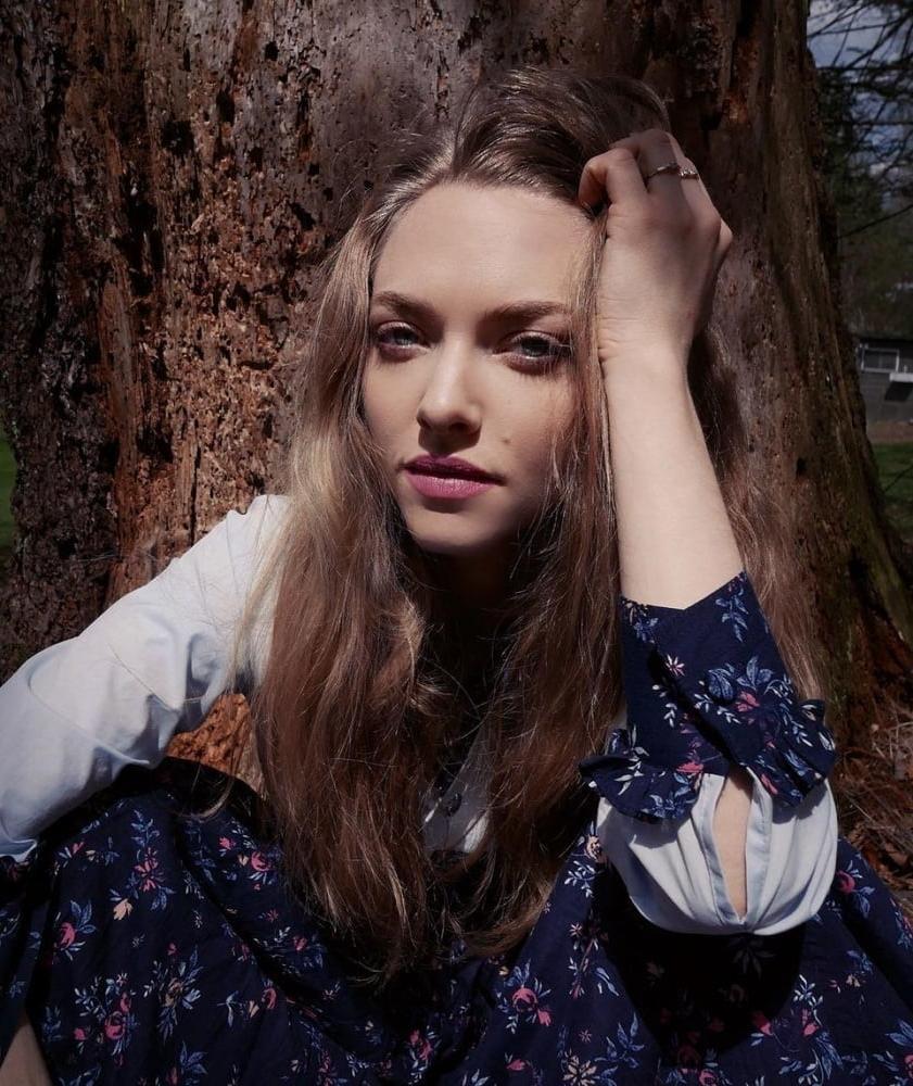 25P Amanda Seyfried Cum Museum