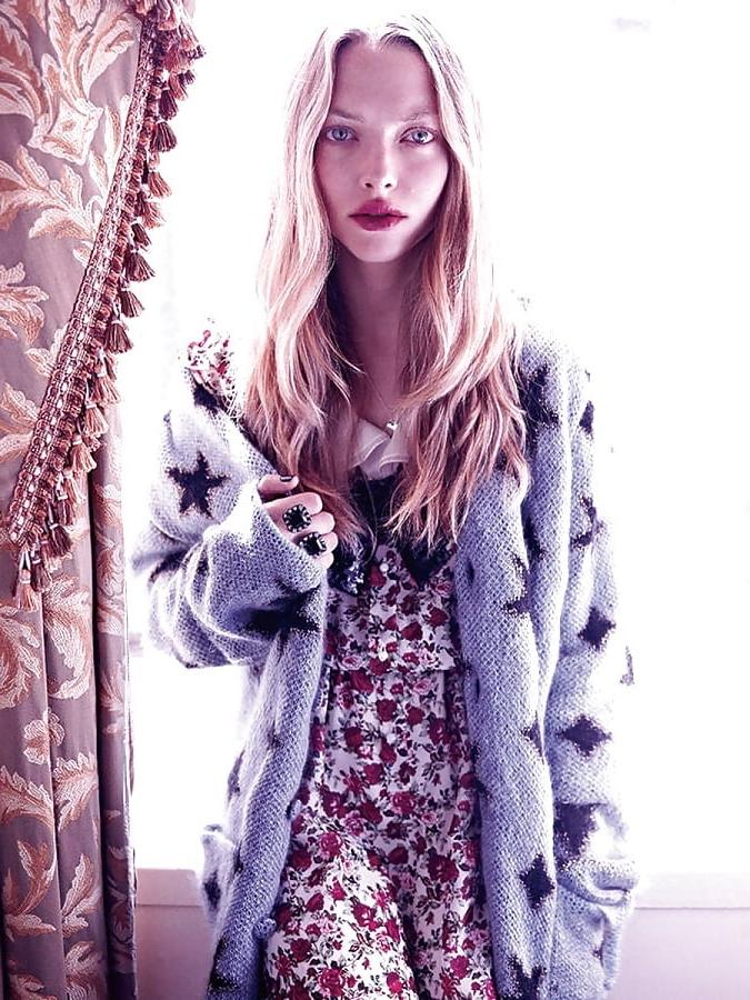 25P Amanda Seyfried Cum Museum