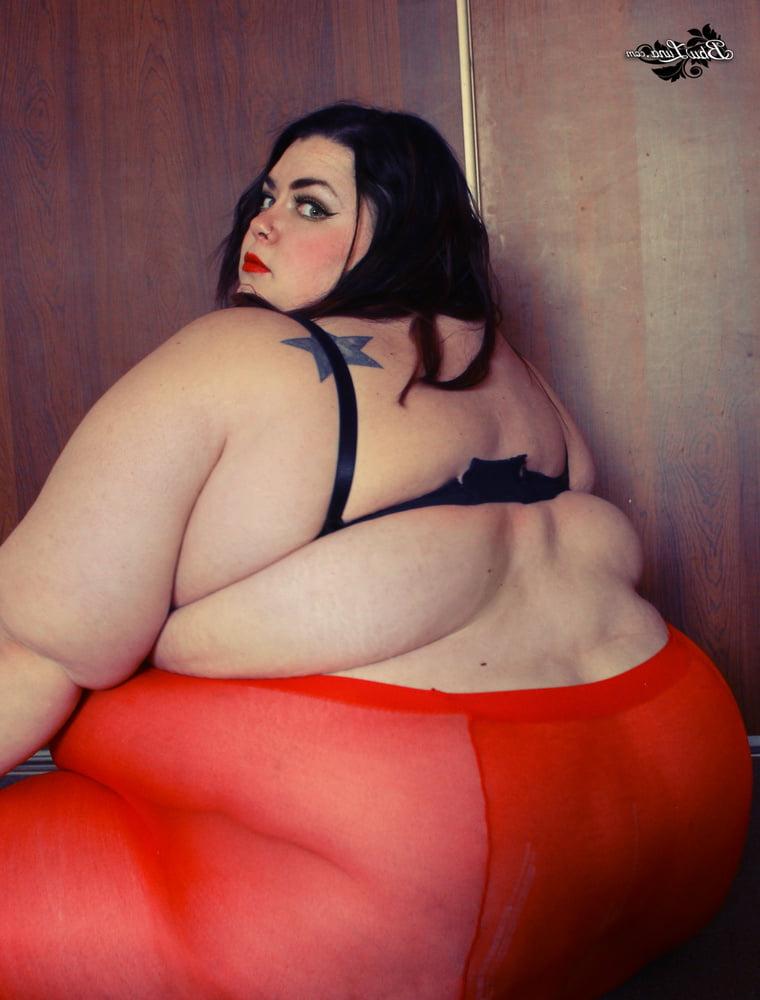 25P Ssbbw whale ass thar she blows captain