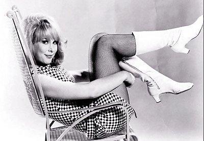 25P Barbara Eden by zarzo