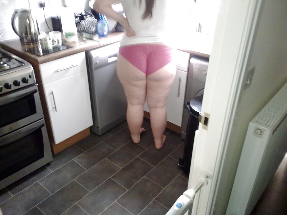 9P Sexy booty wife