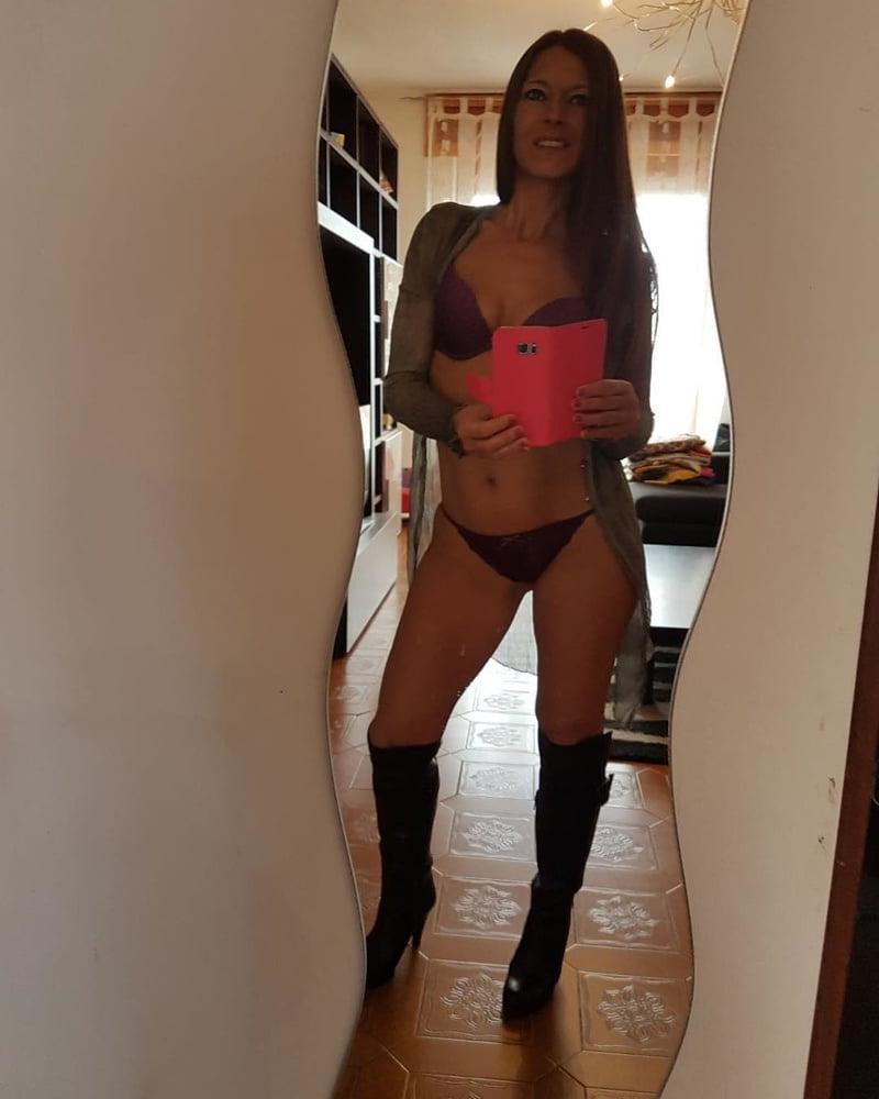 19P Madre Italiana Italian Slut Brunette MOM Exposed Webwhore