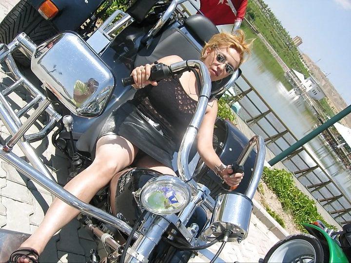 11P Turkish Mom Motorcycle