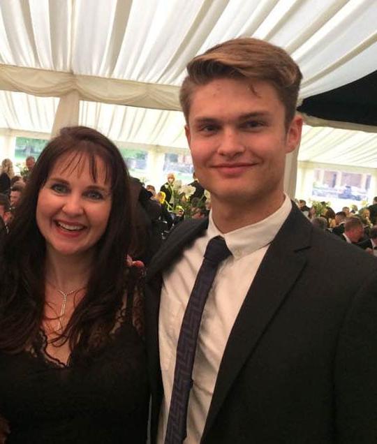 14P Mommy Sonja likes young boys