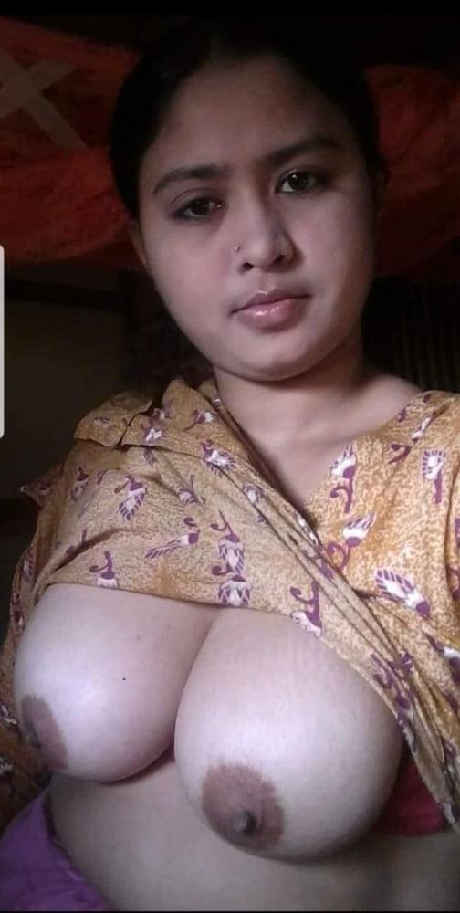 16P Desi villager big boobs aunty