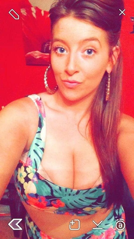 11P Big boobs Welsh MILF Amy.