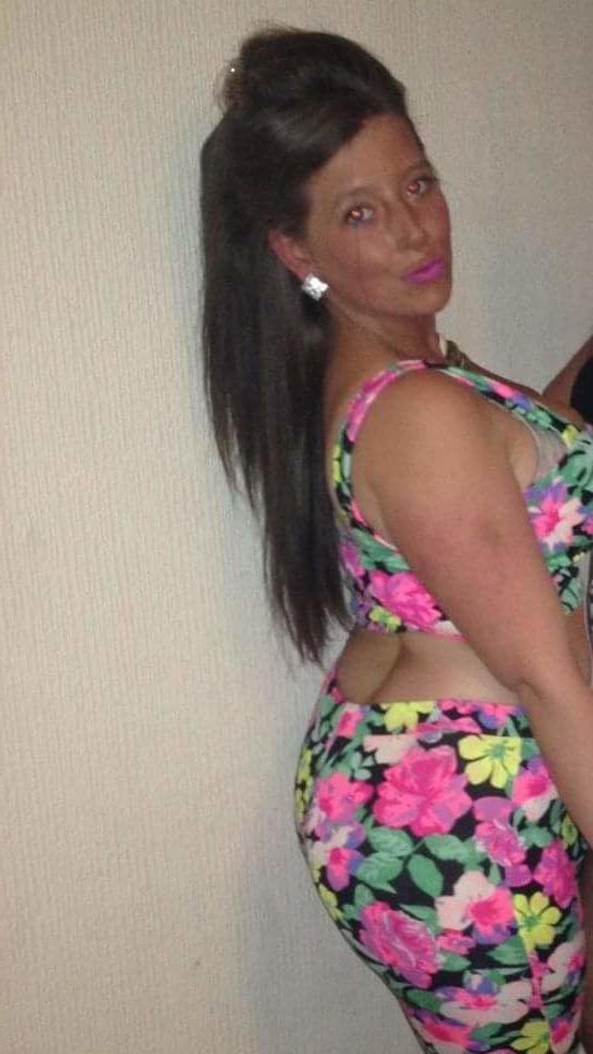 11P Big boobs Welsh MILF Amy.
