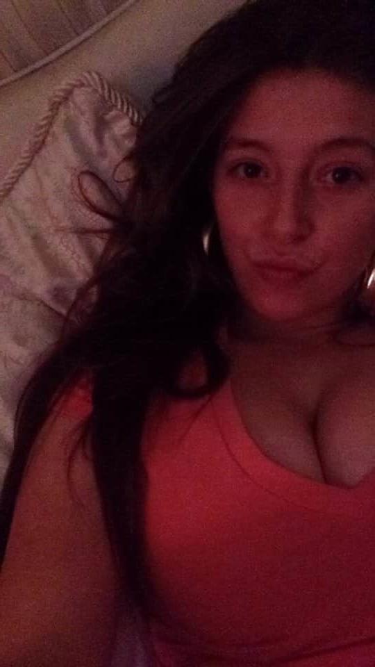 11P Big boobs Welsh MILF Amy.
