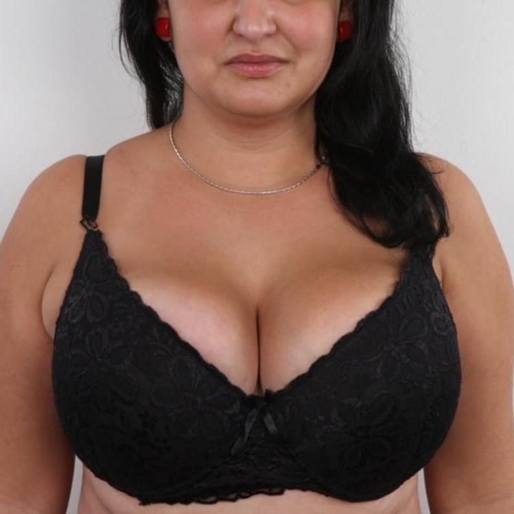 18P Sonia NRI Stripping