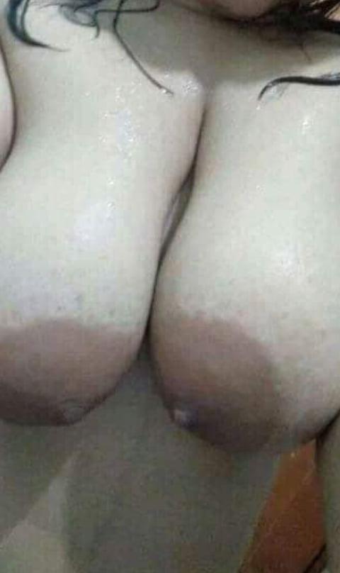 25P Big boobs open
