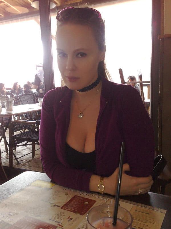 15P Queeny: Fake Tit Cum Whore