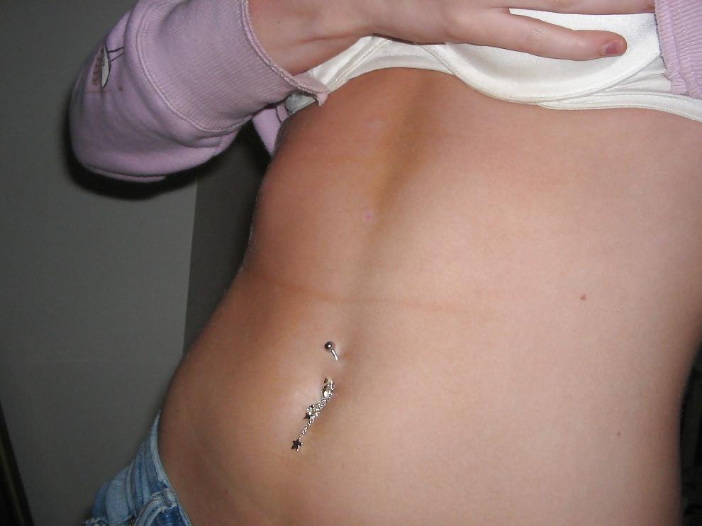 20P NAVEL PIERCED HOTYY by COOLBUDY