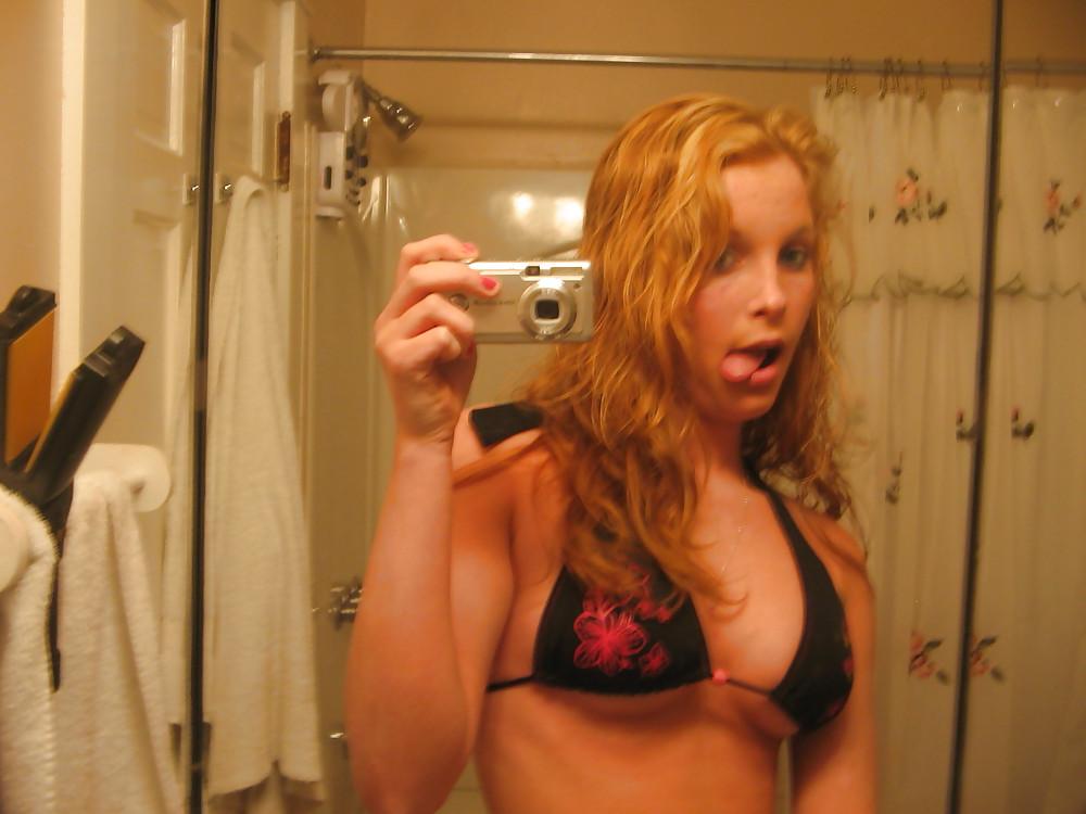 20P NAVEL PIERCED HOTYY by COOLBUDY