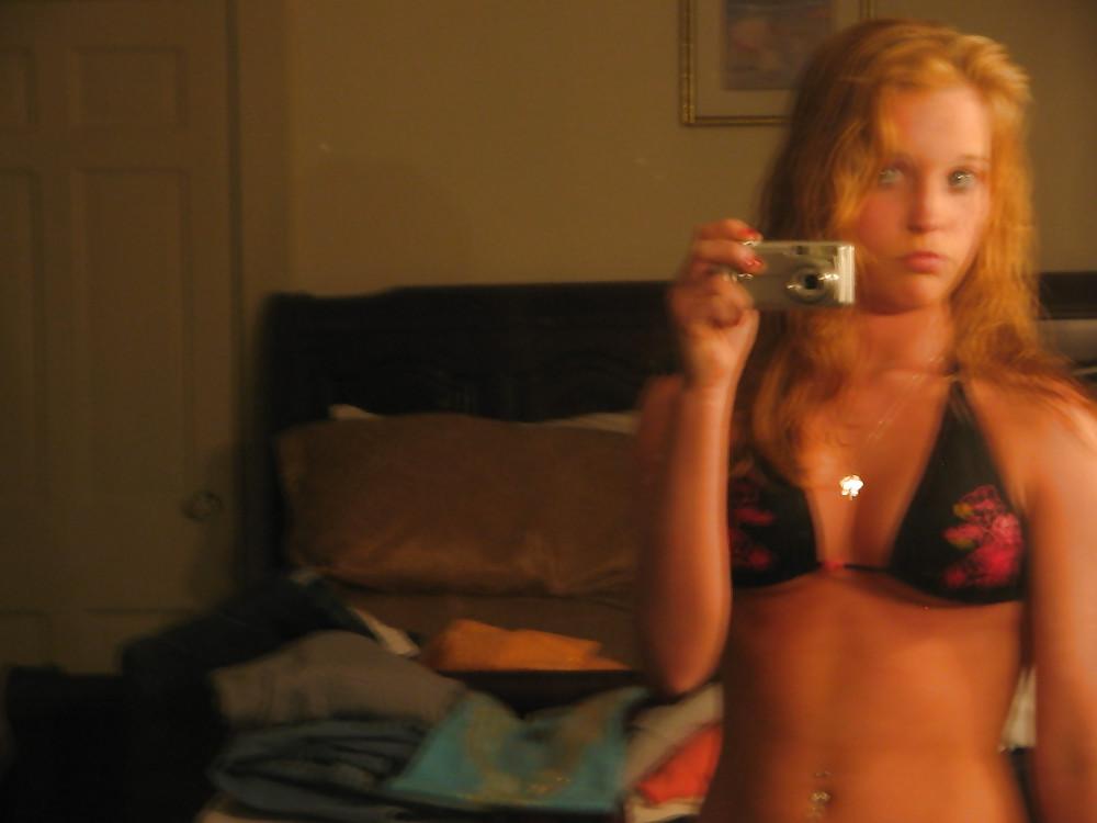 20P NAVEL PIERCED HOTYY by COOLBUDY