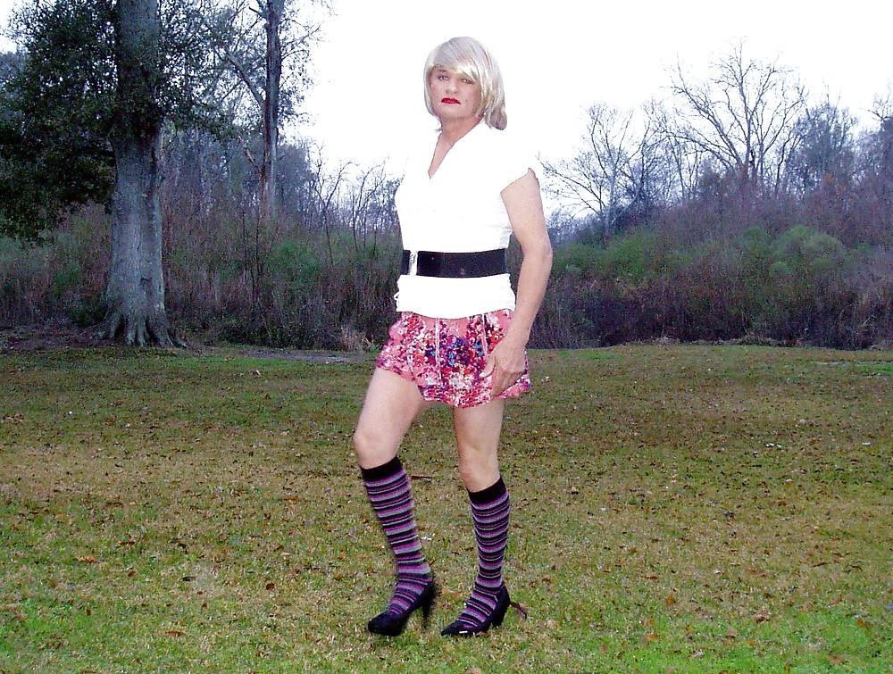 9P Crossdresser in public  